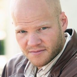 Blake Shields 飾演 Tex