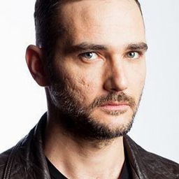 Serdar Yeğin 飾演 Çetin