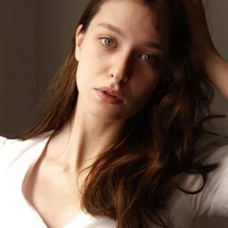 達爾瑪·曼吉亞·伍茲 飾演 Acting Class dancer