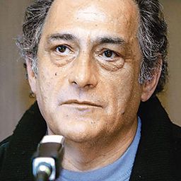 Arto Apartian 飾演 Greek sound mixer