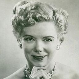 Ethel Smith 飾演 Ethel Smith