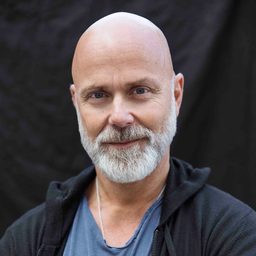 Per Sundin 飾演 Self - CEO Universal Music Nordic Region