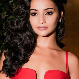 Salena Qureshi 飾演 Toralei Stripe