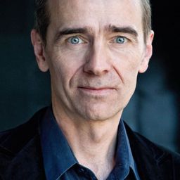 Robert Mika - 最後的旅程演員 飾演Michael, Man in Train