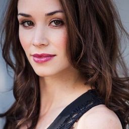 Tyne Stecklein - 艷舞巨星演員 飾演Jesse