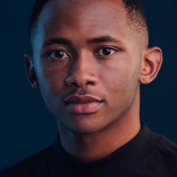 恩托貝可·希席 飾演 Owethu "Ovee" Sityebi Jnr