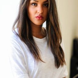 Briana Lee 飾演 Self