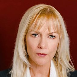 JoAnn Nordstrom 飾演 Ellen