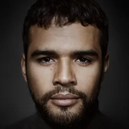 雅各布·西皮奧 飾演 Armando Aretas