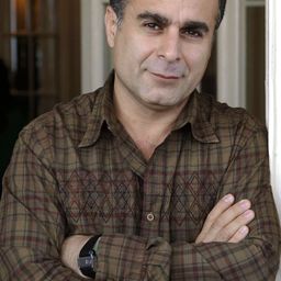 巴曼哥巴迪 飾演 Rebwar