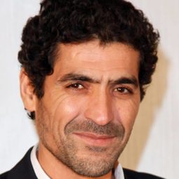 Abdelhafid Metalsi 飾演 Ahmed, pimp