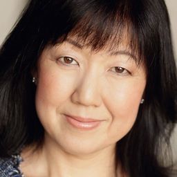 Eliza Shin 飾演 Ms. Gardner, Esq