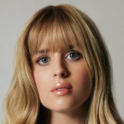 Lulu Wilson - 死亡占卜: 邪門初開演員 飾演Doris Zander