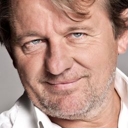 József Szarvas 飾演 Cingár