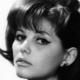 克勞蒂雅·卡汀娜 飾演 Self (archive footage)