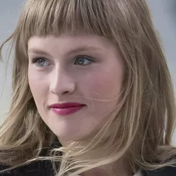 Klara Kristin 飾演 Omi