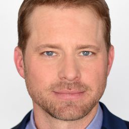 Drew Waters 飾演 Jeremiah Handle