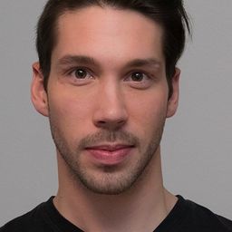 Justin Edward Seale - 熊語戀人演員 飾演Airport worker