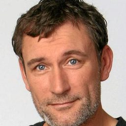 Heikko Deutschmann 飾演 Martin