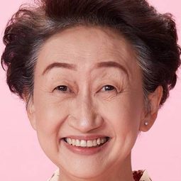 Suporn Sangkaphibal 飾演 Toi