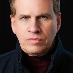 Steven Stone 飾演 4th Piranha