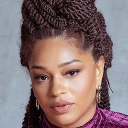 Juliana Alves 飾演 Greici Kelly