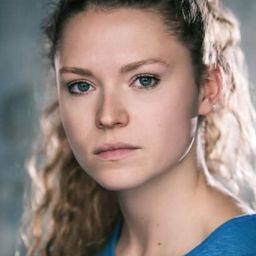 海倫娜·韋斯特曼 飾演 Barbara Goodhall