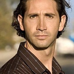 Gian Franco Tordi - 我愛上流演員 飾演Executive