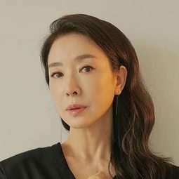 金寶妍 飾演 Yoon-Jung's Mother