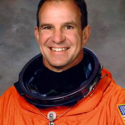 Michael J. Bloomfield 飾演 Self - Pilot, STS-97