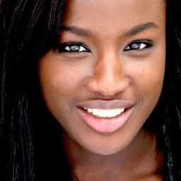 Mariama Gueye 飾演 Sofia