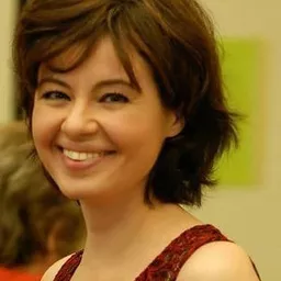 Svitlana Campbell 飾演 