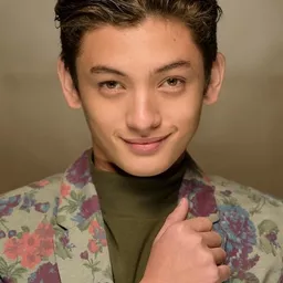 Seth Fedelin 飾演 RJ