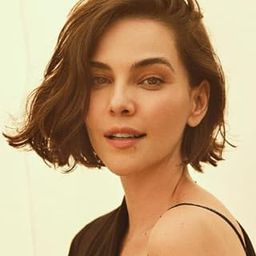 Tainá Müller 飾演 Rita