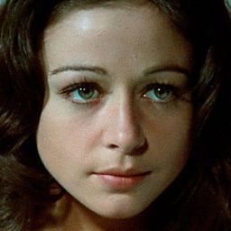 Emma Cohen 飾演 (voice)