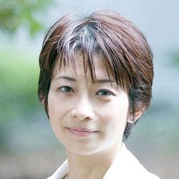 望月衣塑子 - 新聞記者編劇