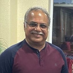 Kottayam Ramesh 飾演 Magistrate