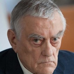 Ryszard Ronczewski 飾演 Stanislaw Krzemiński