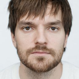 Nikita Volkov 飾演 