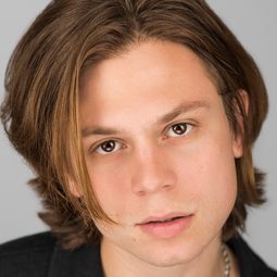 Joe Apollonio 飾演 Justin