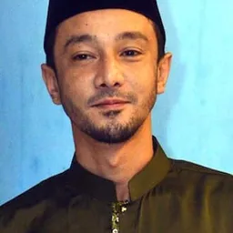 Qi Razali 飾演 Dr. Kabir