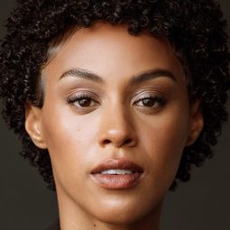 Golden Madison - 隱形之人演員 飾演Petra