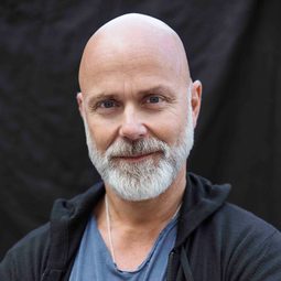 Per Sundin - 電音奇才艾維奇：提姆原色演員 飾演Self - CEO Universal Music Nordic Region