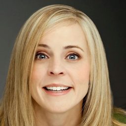 瑪麗亞·班佛 飾演 Herself