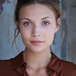 Lena Meckel 飾演 Barbara