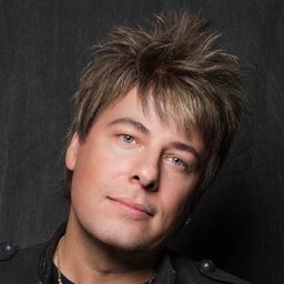 保羅·西多提 飾演 Self - Guitar