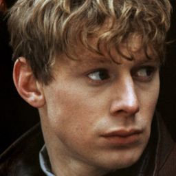 Jacques Penot 飾演 