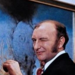 Dieter Augustin 飾演 Dr. Florian Kainz