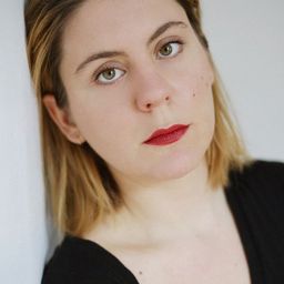 露易絲·布拉雪兒 飾演 Anne