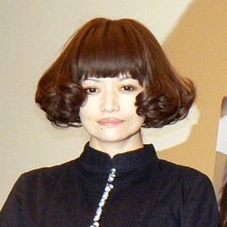 広田レオナ 飾演 